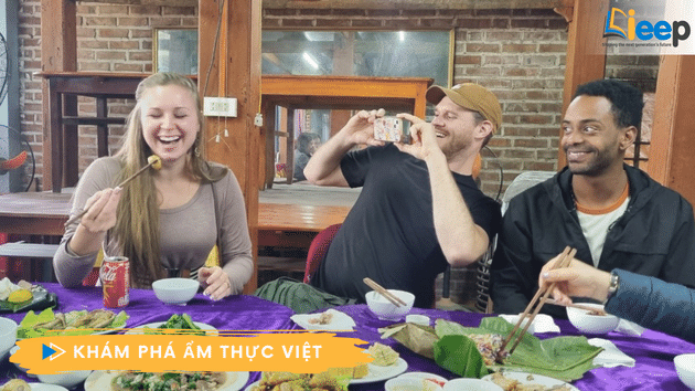 hvnn trải nghiệm ẩm thực việt.png